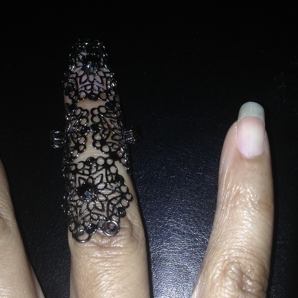 Jewelry - Picture 2 of 3